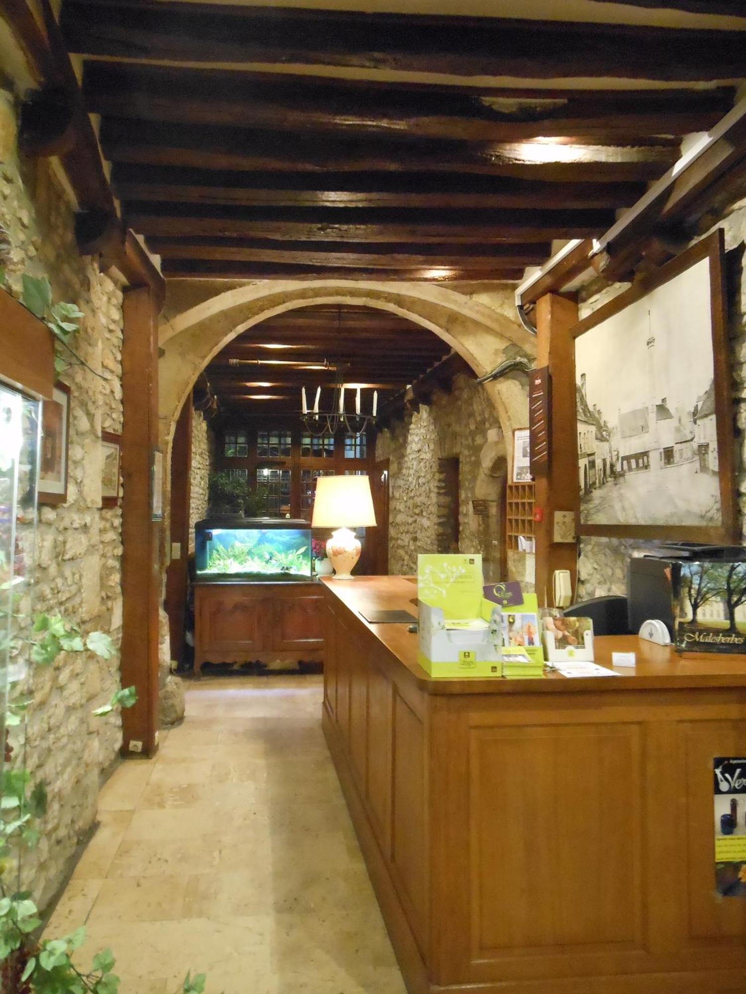 Logis - Hotel Restaurant L'Ecu De France Malesherbes المظهر الخارجي الصورة